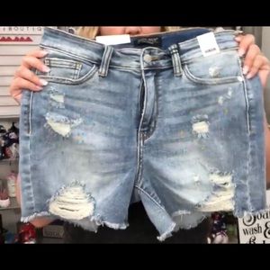 Judy Blue BNWT Shorts Paint Slash Distressed 3x